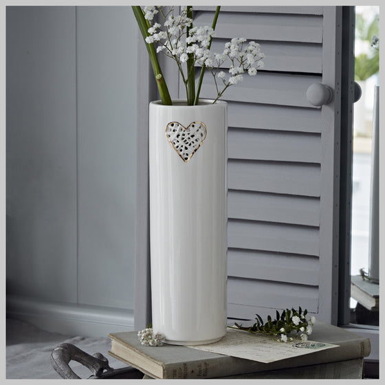 Tangled Heart Motif Vase with lustre detailing